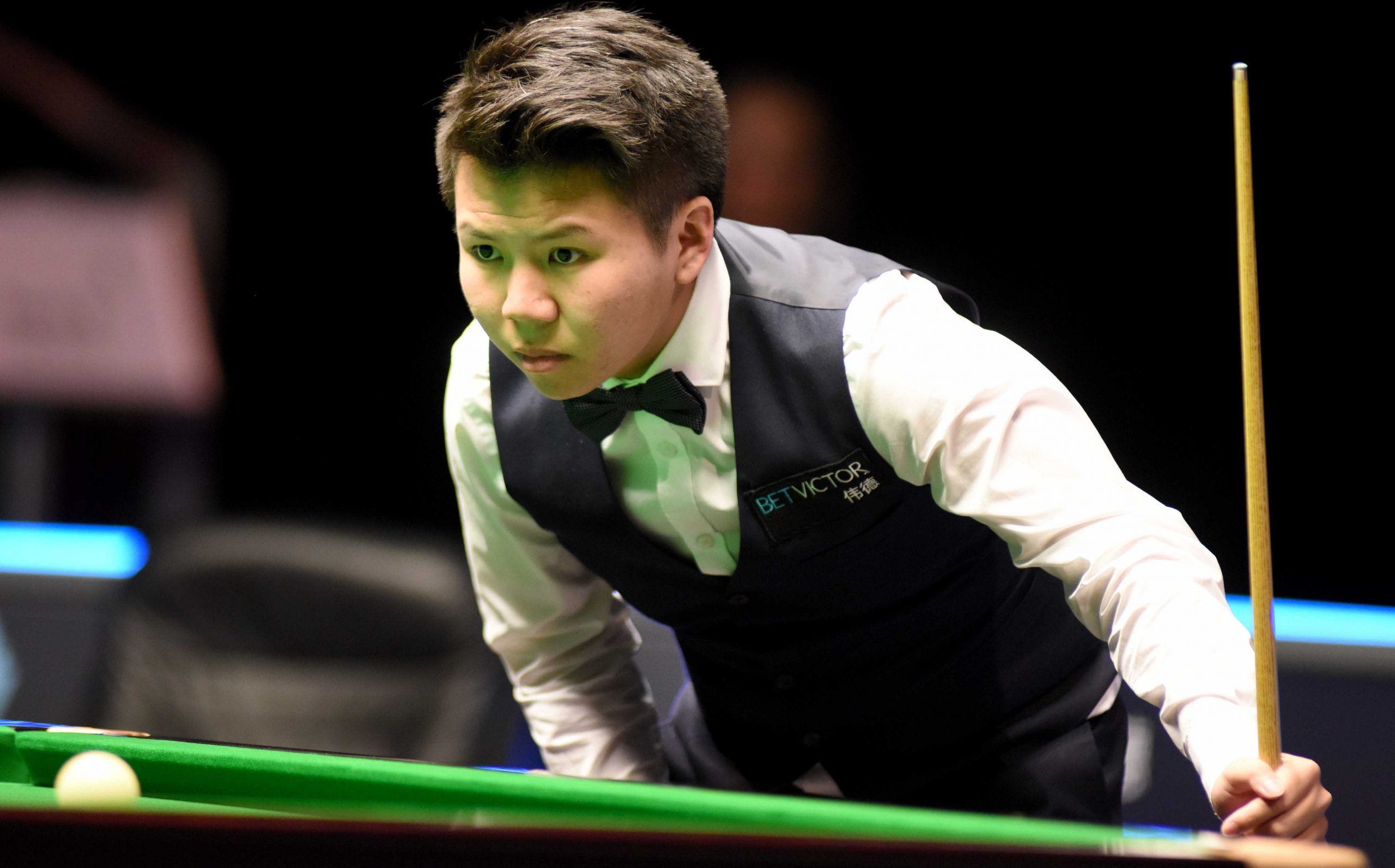 Stephen Maguire vs. Zhou Yuelong Prediction, Betting Tips & Odds │12 APRIL, 2022