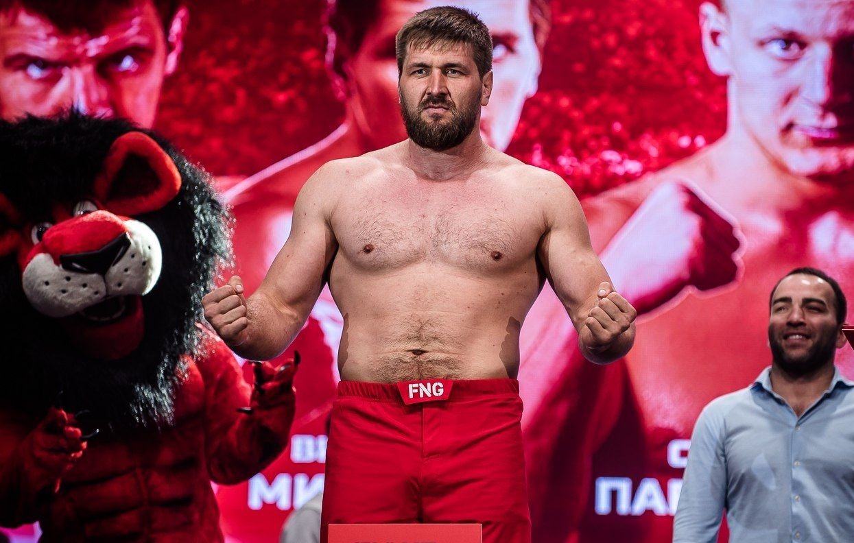Vitaly Minakov vs. Oli Thompson