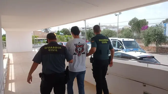 Ex peleador de UFC Di Chirico fue arrestado en España por golpear a un taxista