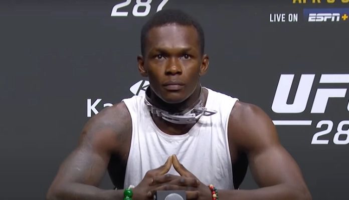 Adesanya explains why he wore a dog collar to press conference before fight with Pereira
