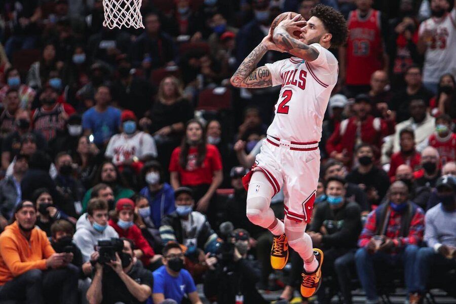 Lonzo Ball's injury causing concerns in Bulls' camp