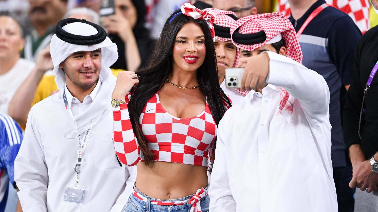 La sensual croata Ivana Knoll reveló que varios futbolistas le escribieron durante el Mundial de Qatar 2022