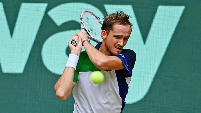 Daniil Medvedev vs Aslan Karatsev Prediction, Betting Tips & Odds │22 JUNE, 2022