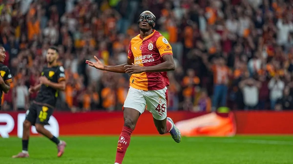 Barcelona Include Osimhen in the List of Forwards to Replace Lewandowski