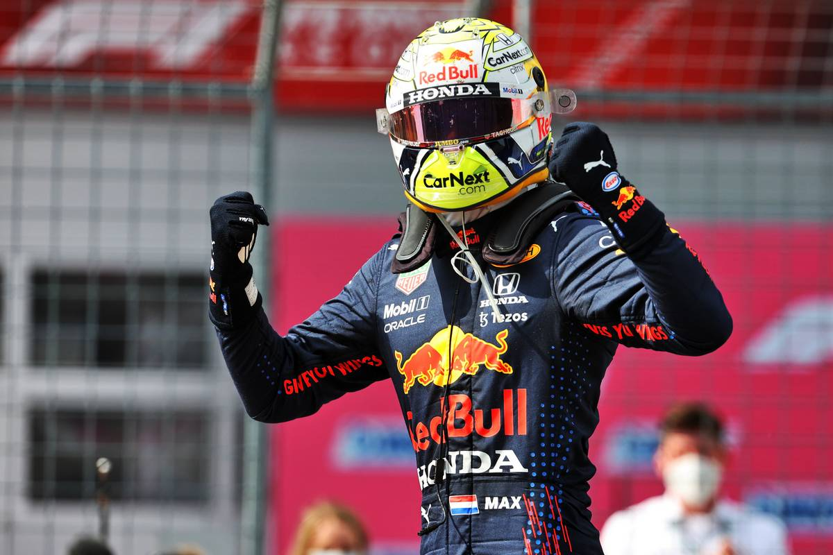 F1: Max Verstappen signs Red Bulls extension