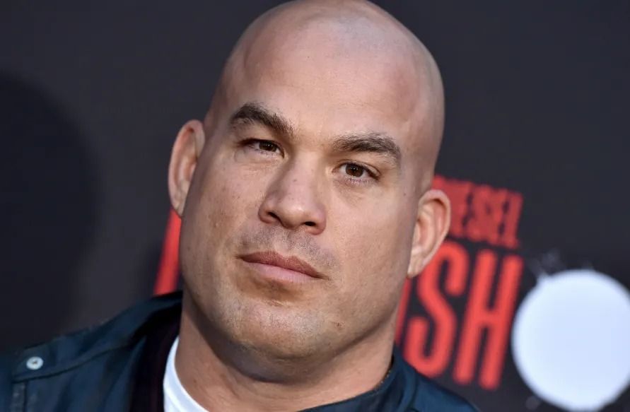 UFC Hall of Famer Ortiz Believes Aspinall Will Submit Gane in the Third Round