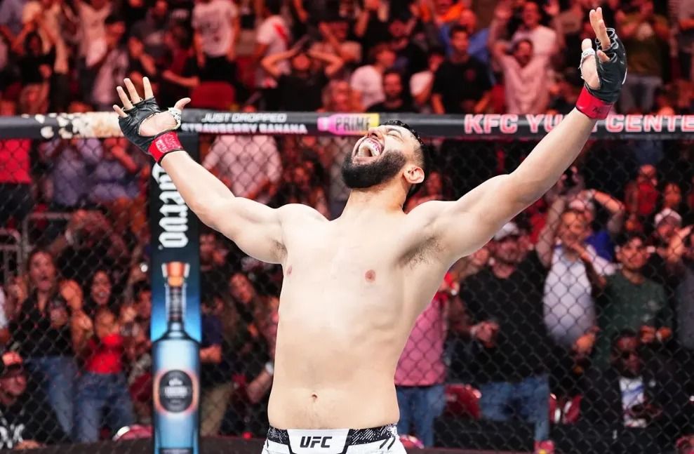 Either I Win with Something Spectacular or Lose with Something Spectacular: Reyes