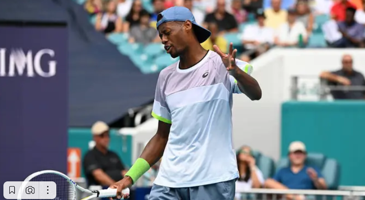 Christopher Eubanks vs Stefanos Tsitsipas Prediction, Betting Tips & Odds │10 JULY, 2023