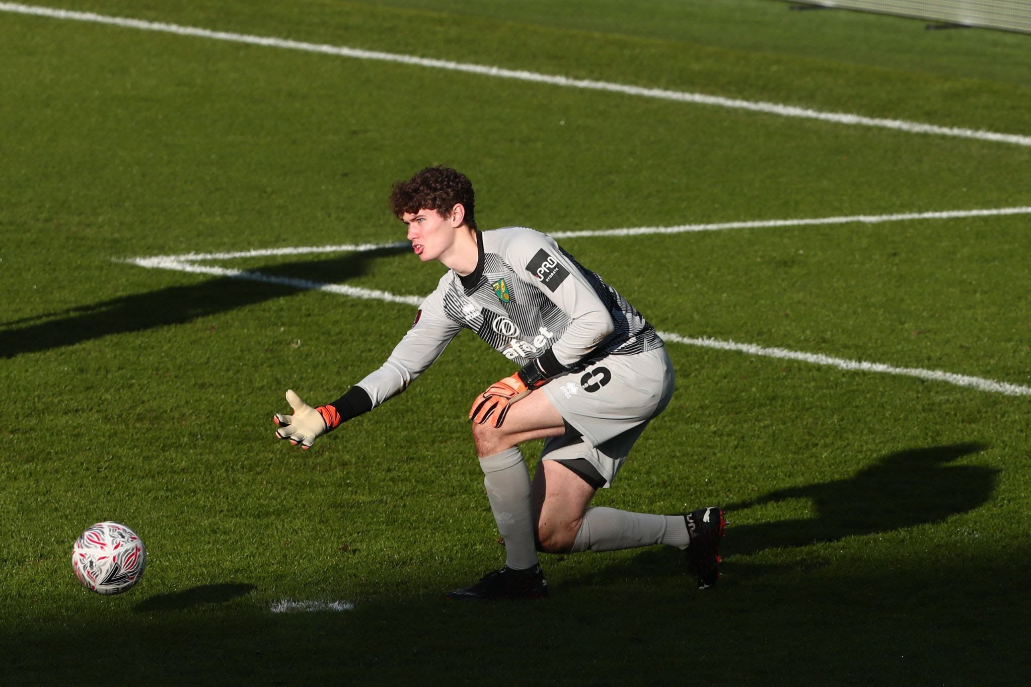 Norwich goalie Dan Barden diagnosed with testicular cancer