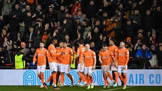 Blackpool vs Huddersfield Town. Pronóstico, Apuestas y Cuotas │7 de febrero de 2023