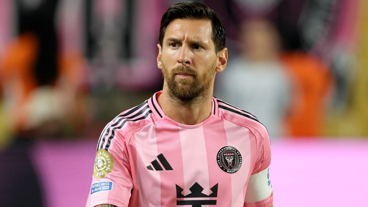 L`Equipe: Al-Ahli Want to Sign Messi as Free Agent