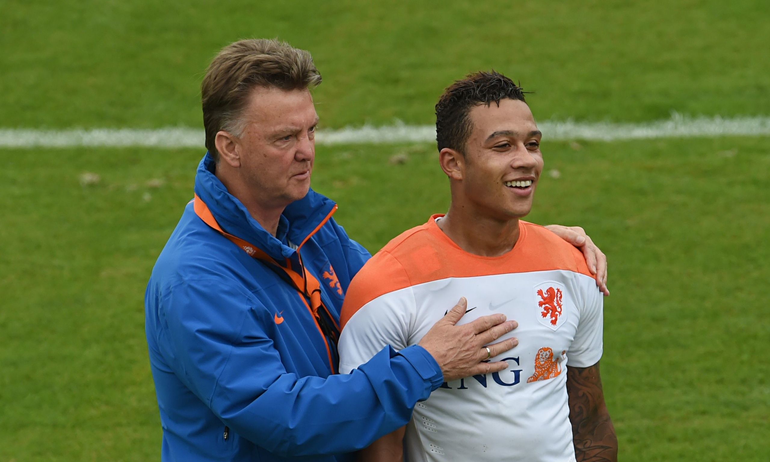 Van Gaal says Depay will miss the Netherlands' first match at the 2022 World Cup in Qatar