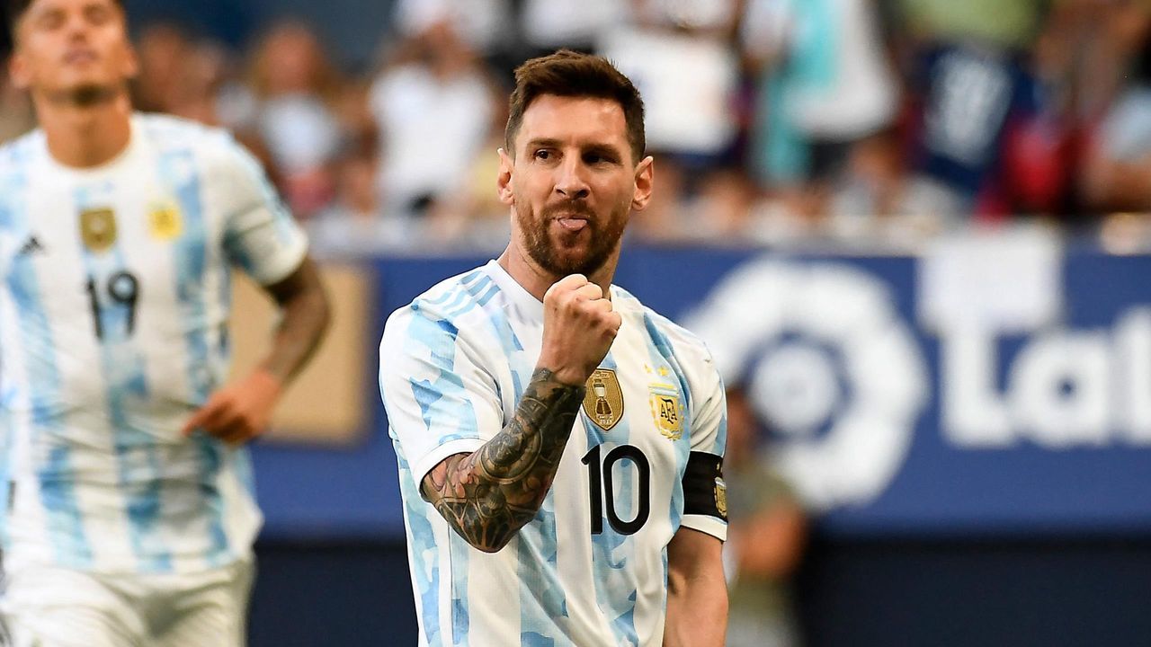 Messi says he will continue his career in Argentina national team