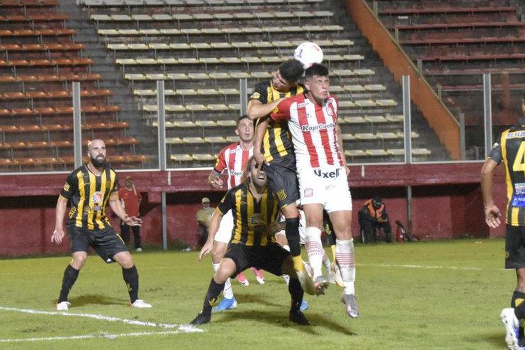 San Martin de Tucuman vs. Club Atletico Mitre Prediction, Betting Tips & Odds │23 APRIL, 2022