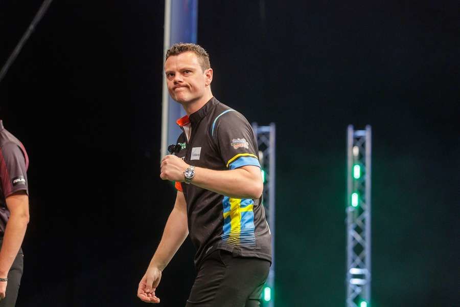 Steve West  vs Jim McEwan: Prediction for the match on September 09, 2025