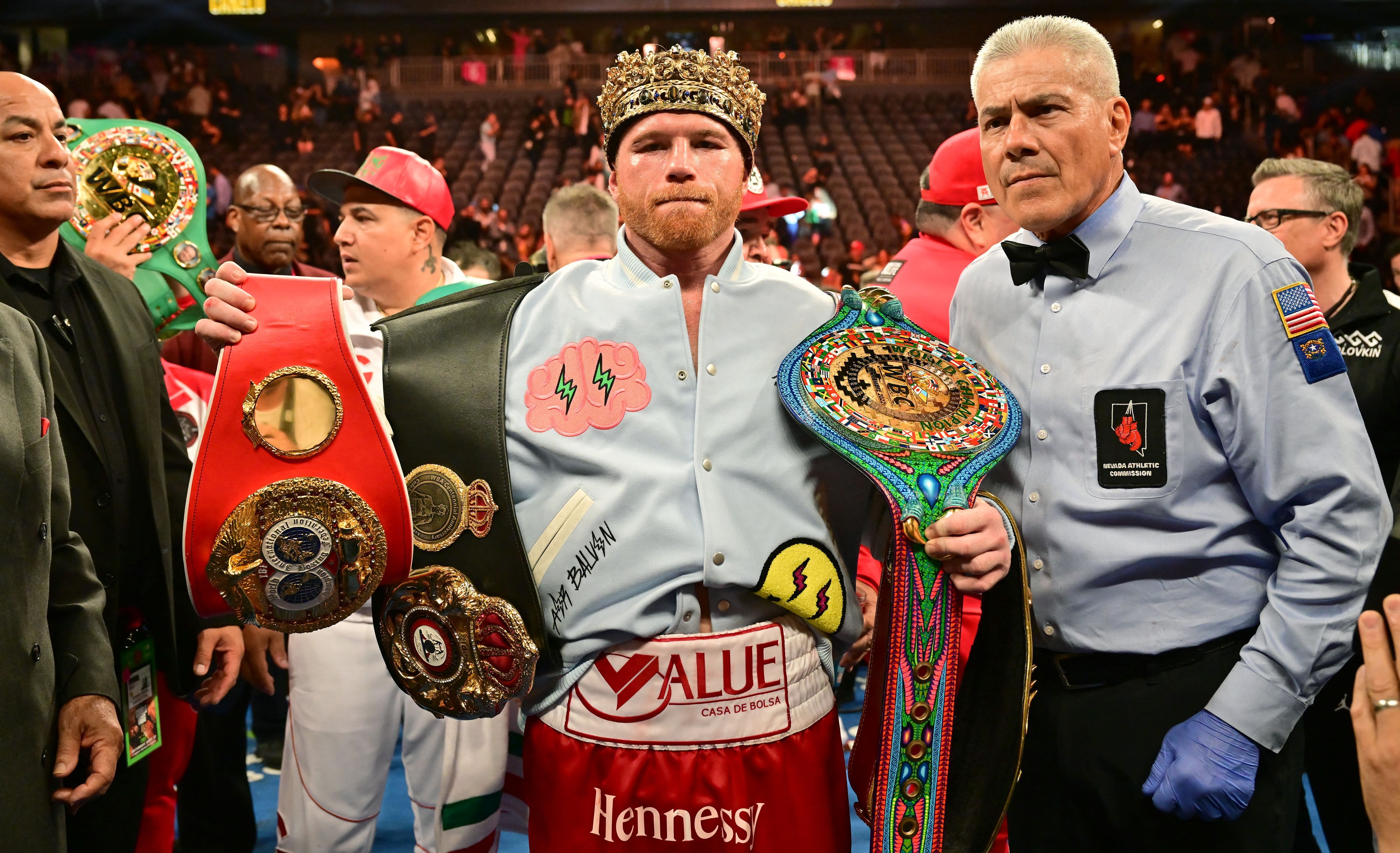 Benavidez's father: Canelo suffers from alcoholism