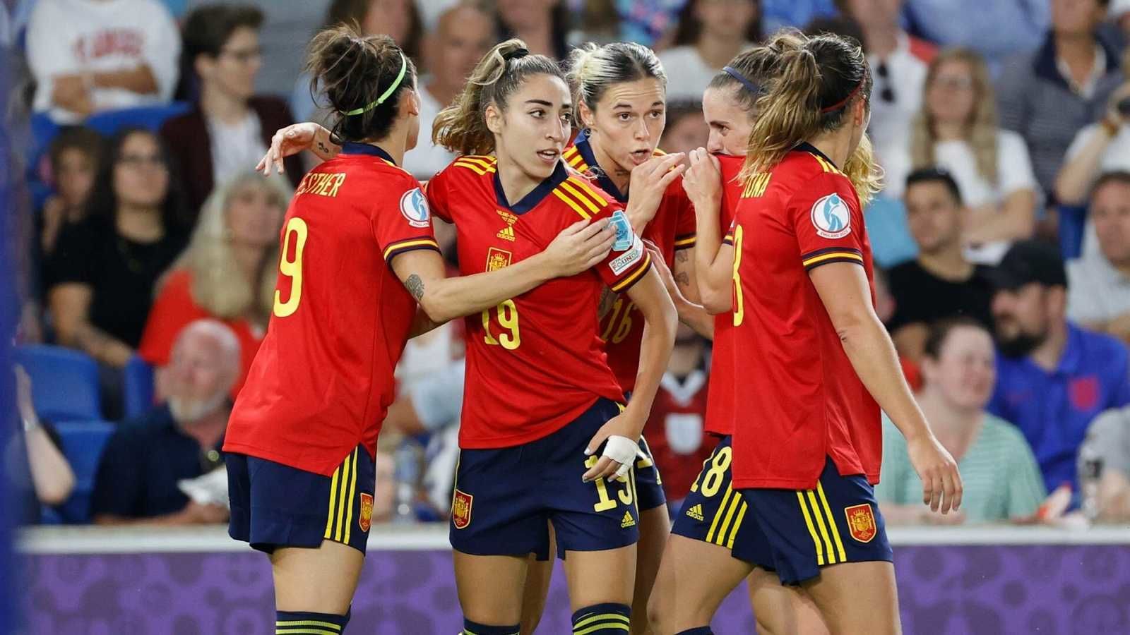 La mayoría de los españoles consideran que se deben mejorar las condiciones laborales de las futbolistas