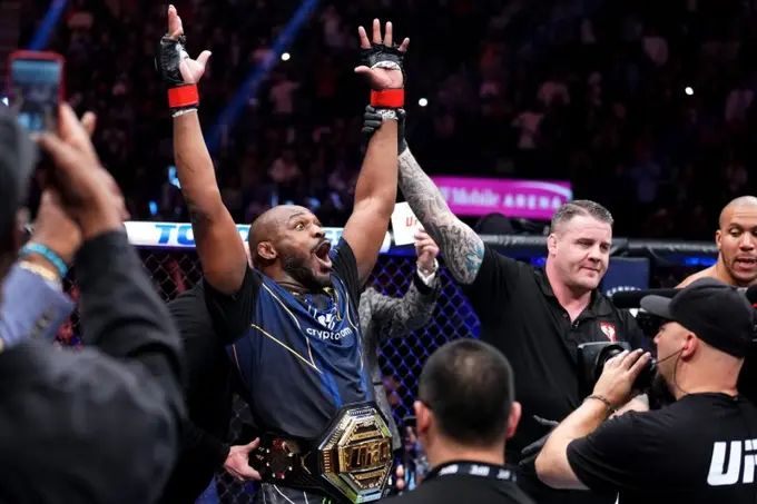 Jones earns more than $7 million for his win over Gane at UFC 285