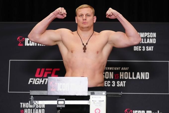 UFC on ESPN 42 weigh-in results: Holland vs. Thompson and others