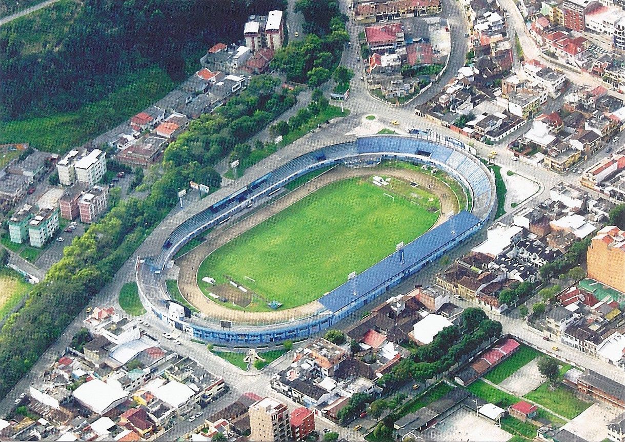 Estadio Federativo Reina de El Cisne: entre el fútbol, una ciudad ecuatoriana y la Virgen 