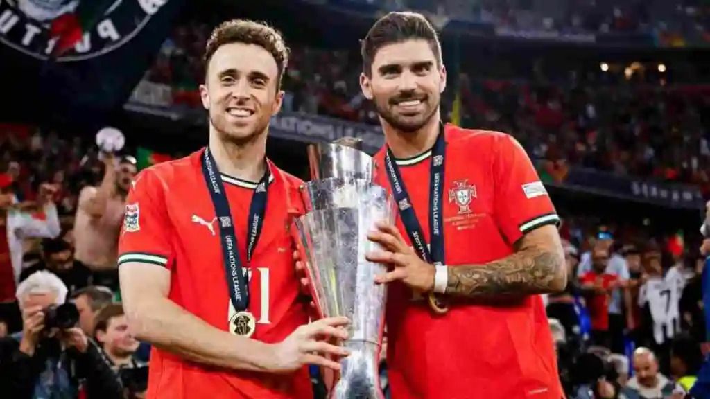 Rúben Neves Gets Tattoo of Hug with Diogo Jota on His Calves