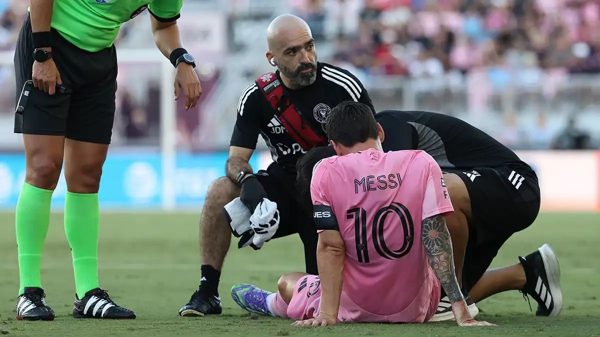 Mascherano Provides Update on Messi's Injury