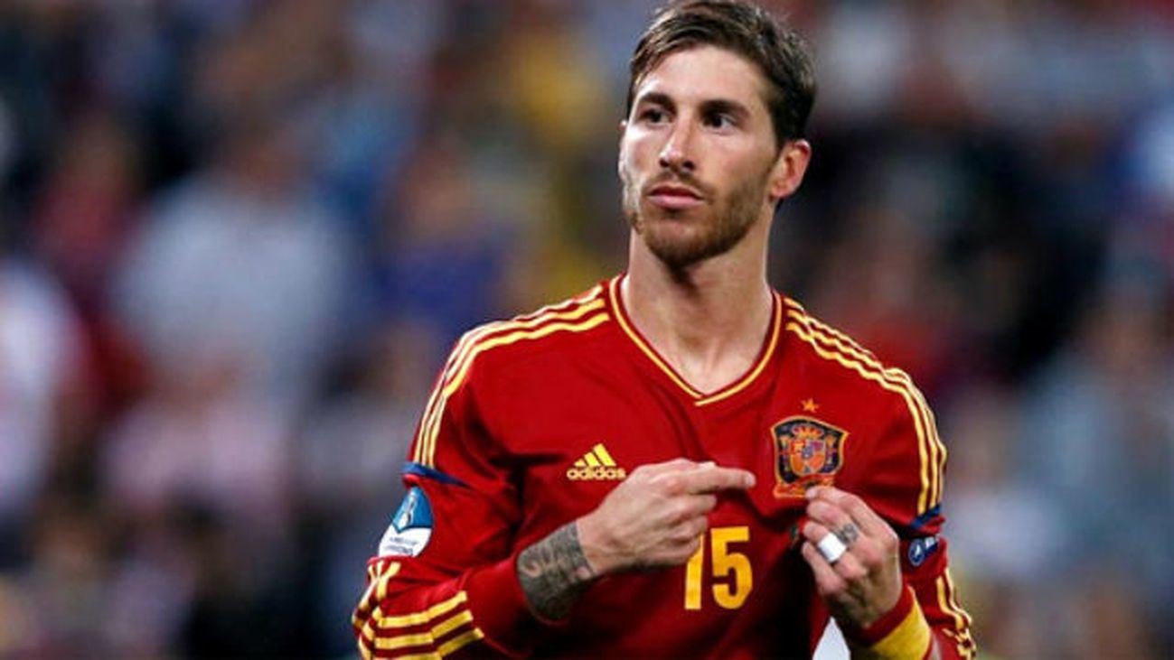 Inicialmente Norma apertura Sergio Ramos dedico un sentido mensaje a la eliminada selección española: " España se cae, tropieza, pero se levanta"