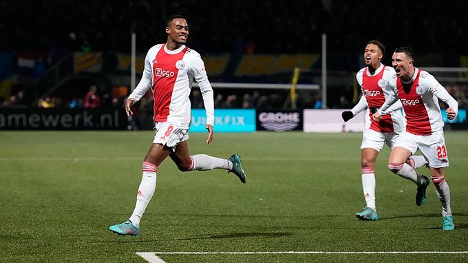 Ajax vs Benfica Predictions, Betting Tips & Odds │15 MARCH, 2022