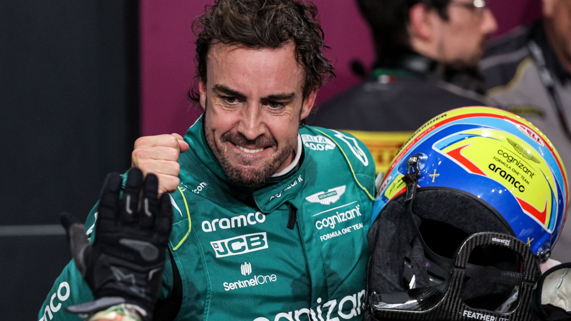 Fernando Alonso se mostró gratamente sorprendido del avance de Aston Martin