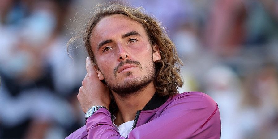 Tennis Player Tsitsipas Has Driver's License Revoked for One Year
