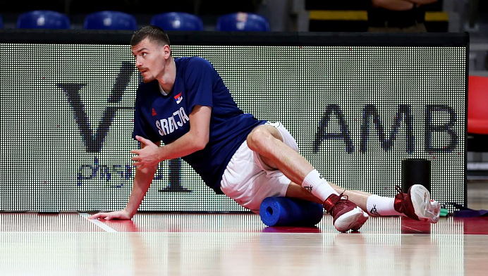 Al basquetbolista serbio Borisa Simanić, le extirpan el riñón tras una lesión durante un partido del Mundial