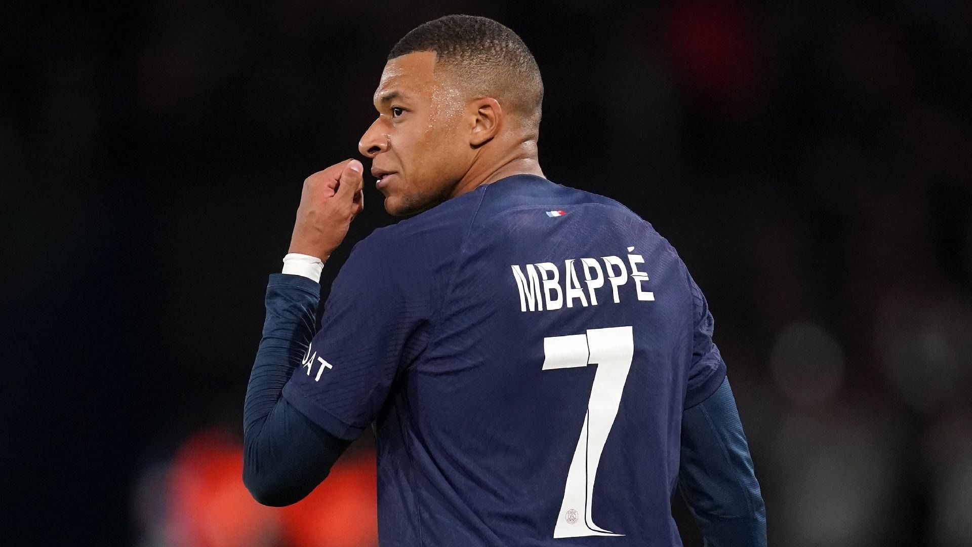 PSG Manager Denies Conflict With Mbappe