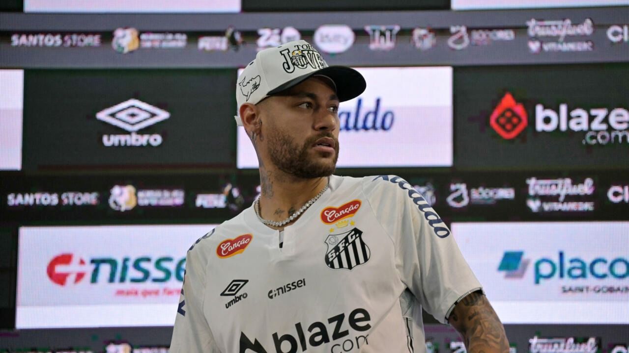 Flick Refuses to Comment on Neymar’s Return Rumors