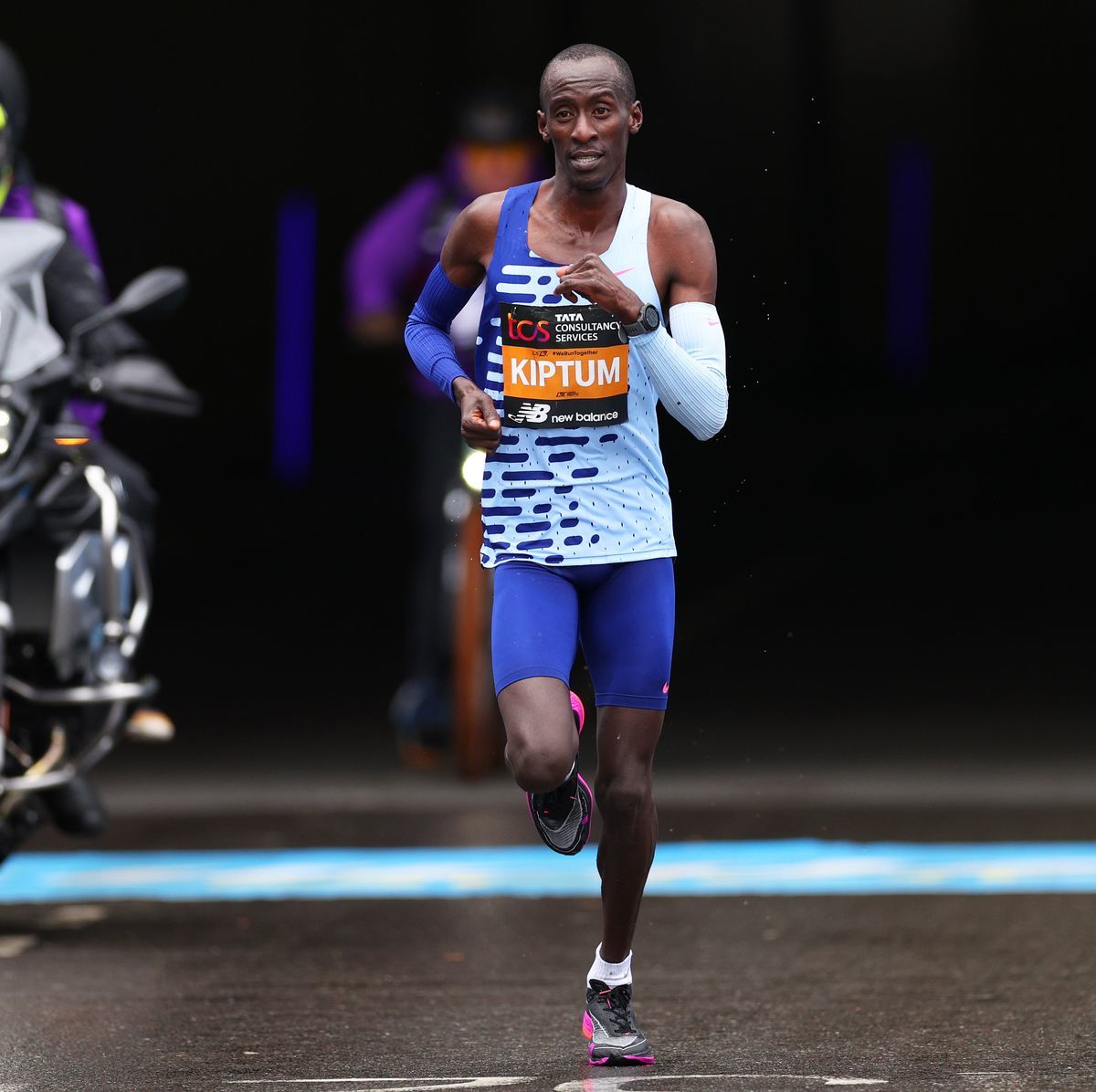 Kelvin Kiptum pone el atletismo patas arriba con su récord en la maratón