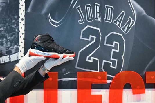 Hasta 100 millones de dólares por los tenis de Michael Jordan