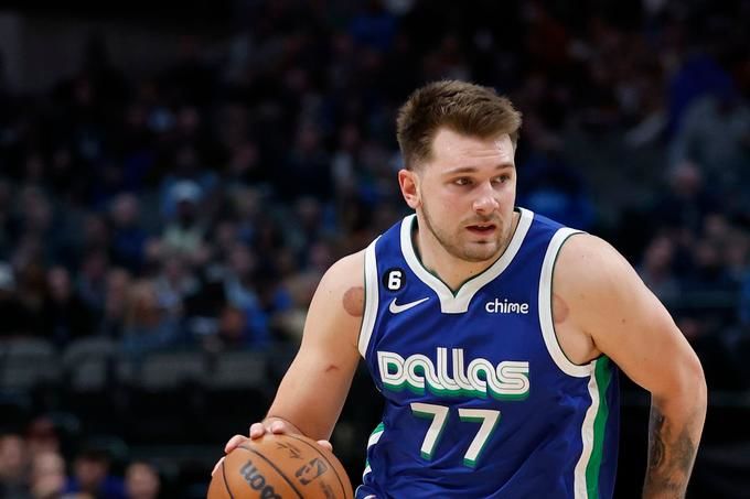 San Antonio Spurs vs Dallas Mavericks Pronóstico, Apuestas y Cuotas | 01 de enero de 2023