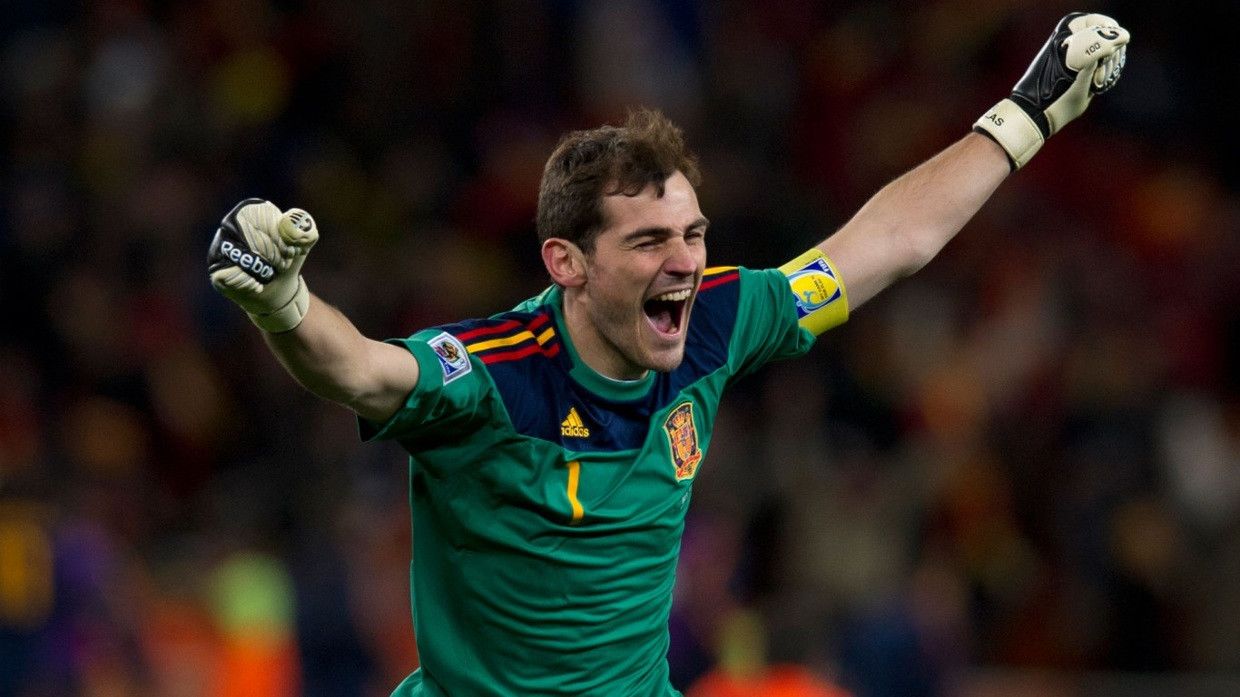 Iker Casillas desmiente portada que protagoniza