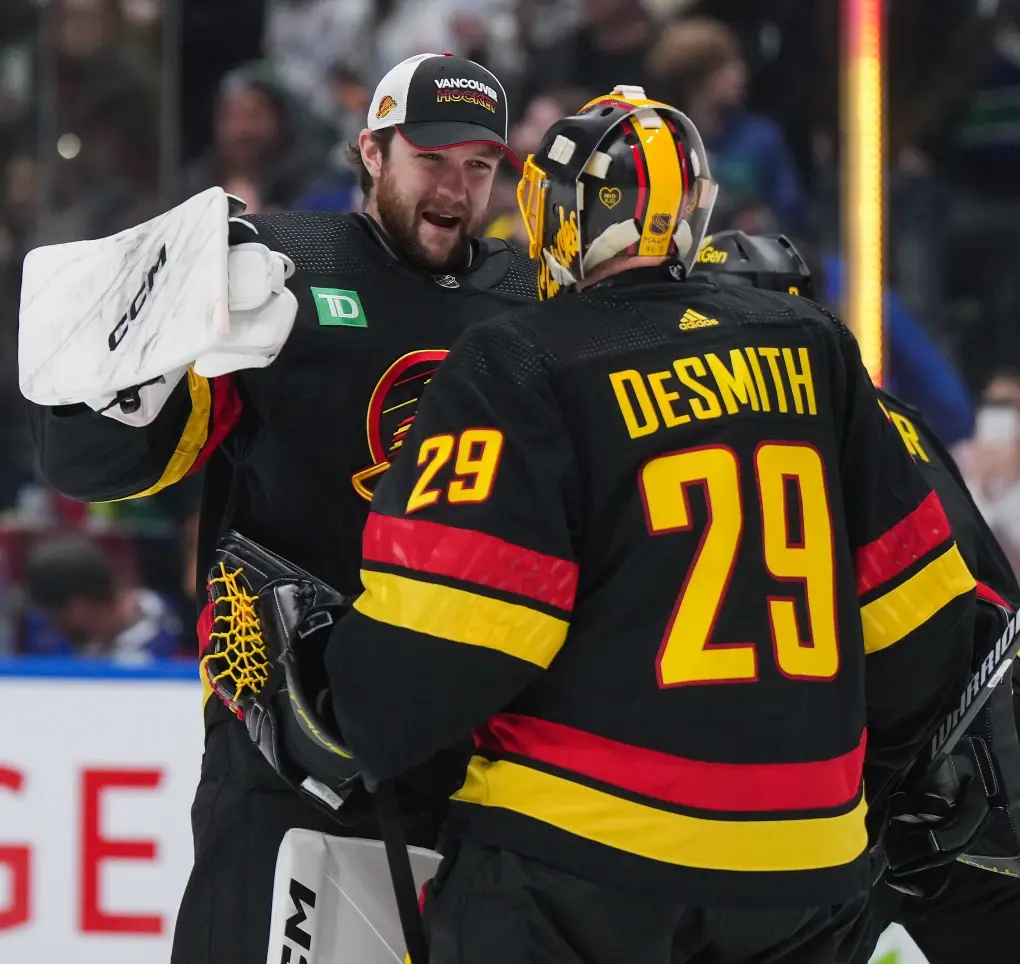 Vancouver Canucks vs Carolina Hurricanes. Pronostico, Apuestas y Cuotas│10 de Diciembre de 2023