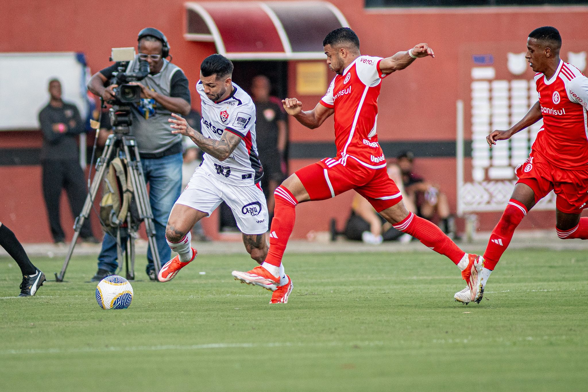 Vitória vs Internacional: Prediction for the Match on November 06, 2025