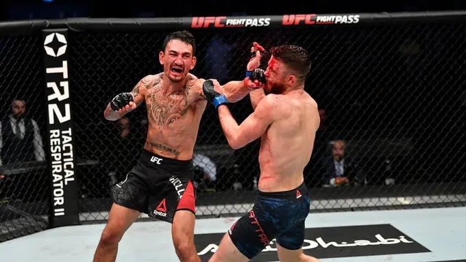 Holloway first in UFC history to land 3,000 significant strikes in career