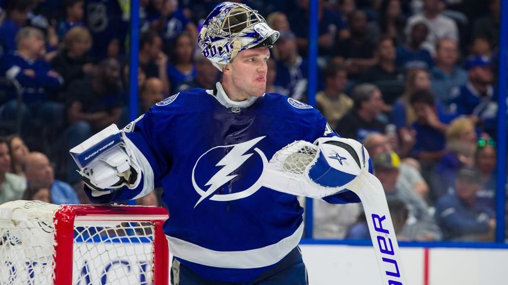 Drunken Tampa fan throws Vasilevskiy jersey on ice because of bad team play