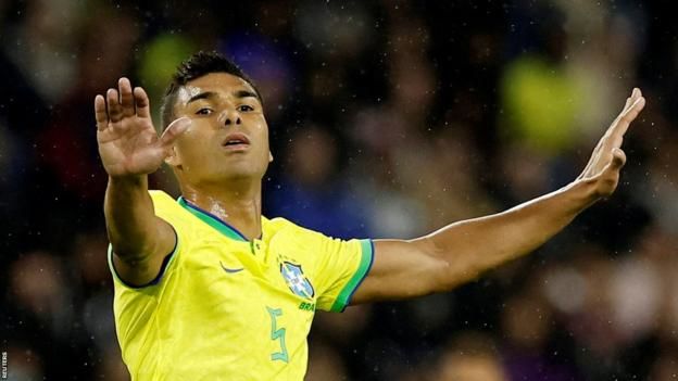 Neymar thinks Casemiro is the best midfielder in the world