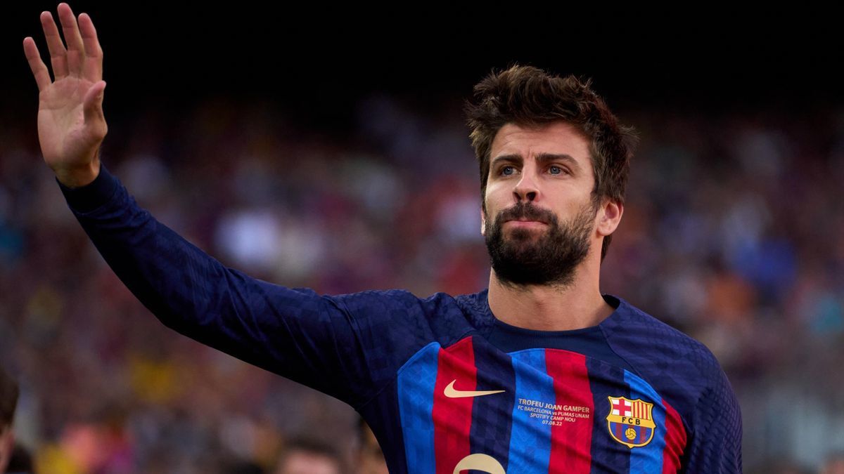 Barcelona defender Piqué announces career end