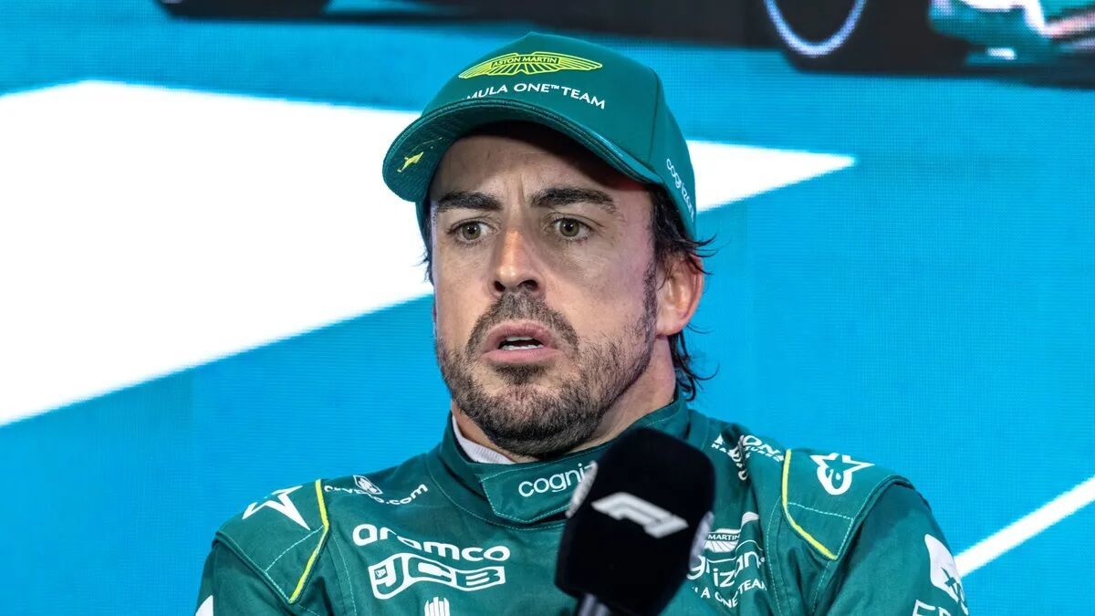 Fernando Alonso renovó su contrato con Aston Martin 