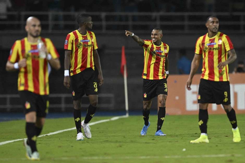 Deportivo Pereira vs Fortaleza Prediction, Betting Tips & Odds | 8 February, 2024