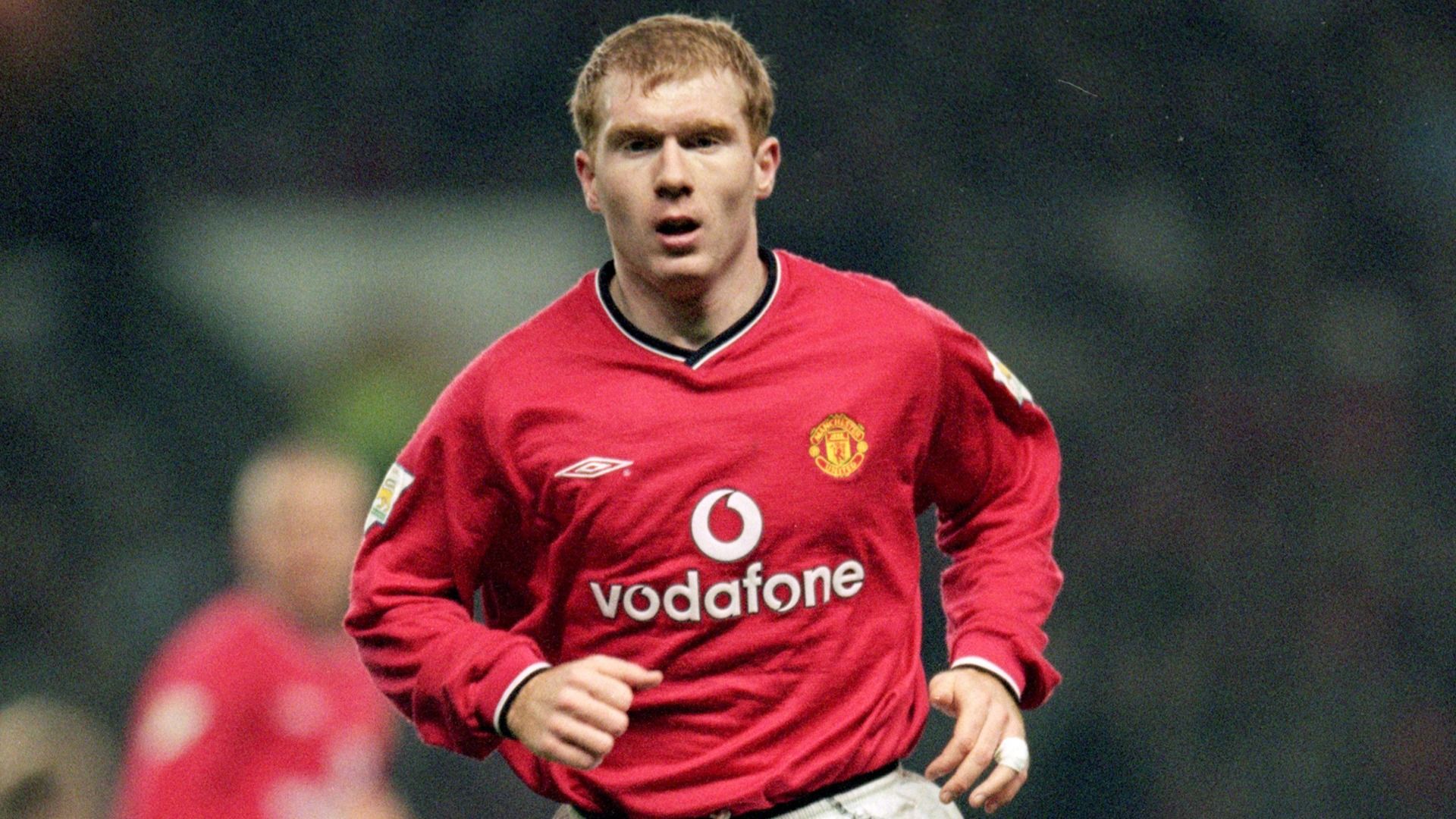 Scholes Criticizes MU For Wearing Hooded Jackets During Training Sessions