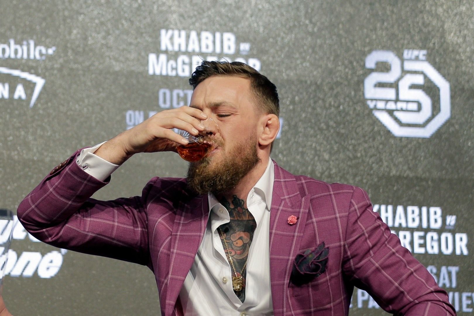 McGregor Loses Motivation Due To Fight Delays, Turns To Drinking