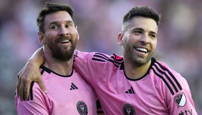 Messi Reacts to Alba’s Decision to Retire