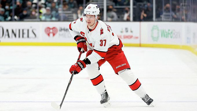 Carolina Hurricanes vs Los Angeles Kings Prediction, Betting Tips & Odds │18 DECEMBER, 2021