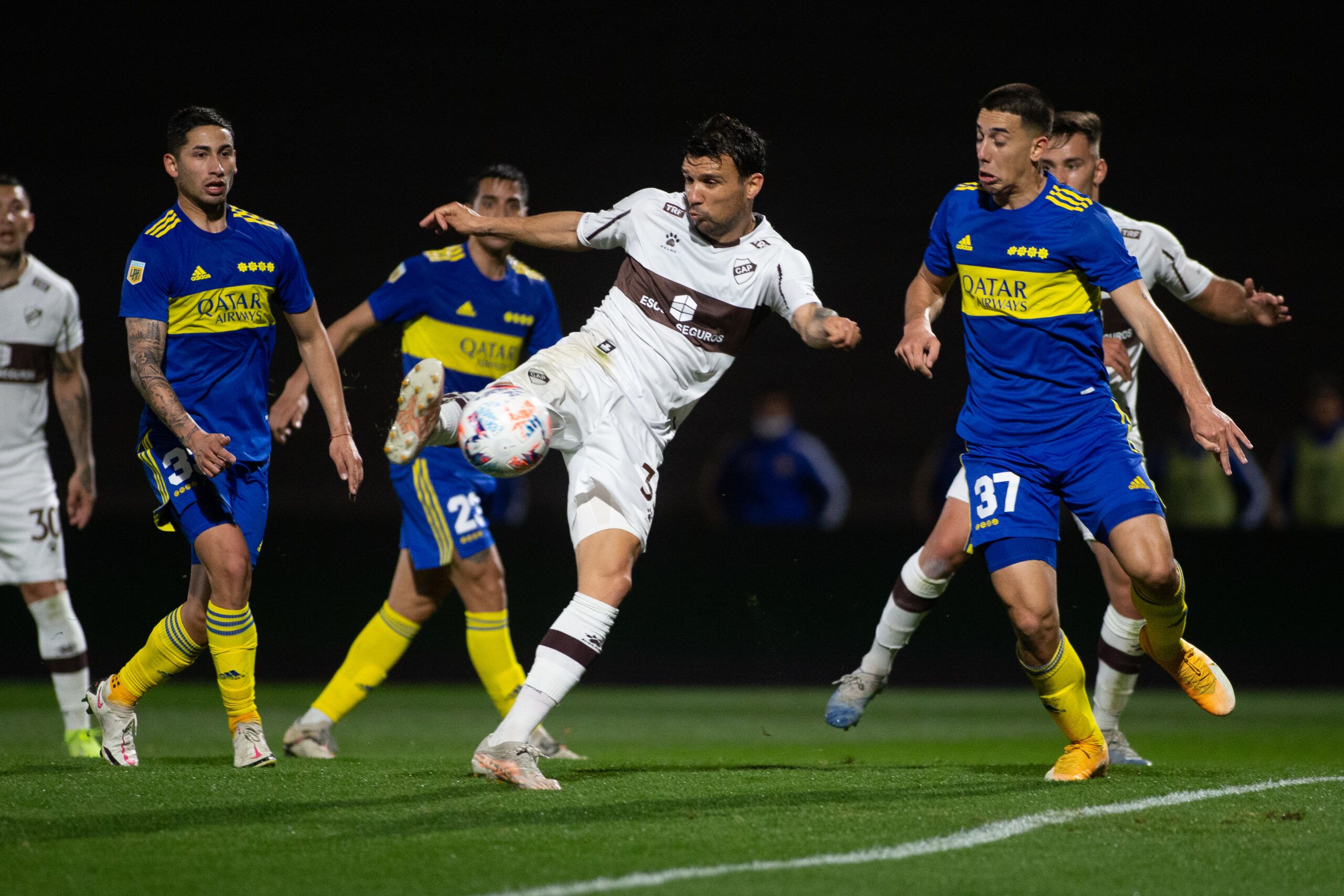 Platense vs. Boca Juniors. Pronóstico, Apuestas y Cuotas│28 de enero de 2023